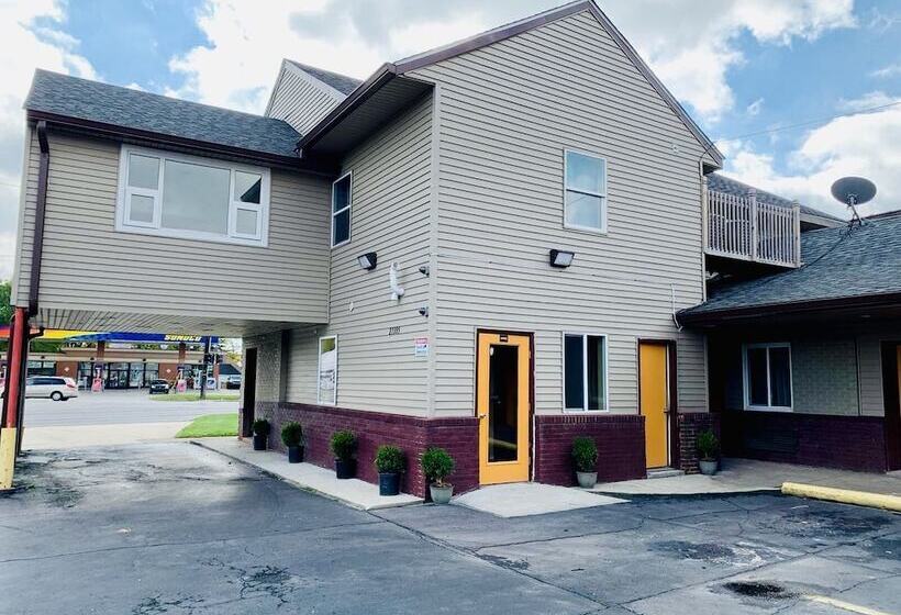 モーテル Motor City Inn & Suites