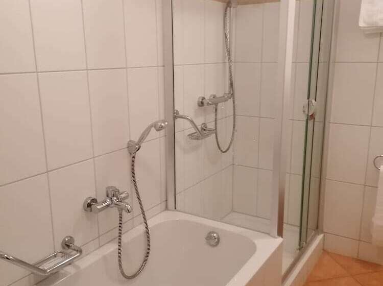 Пансион Gasthof Kreuz Am Escheck