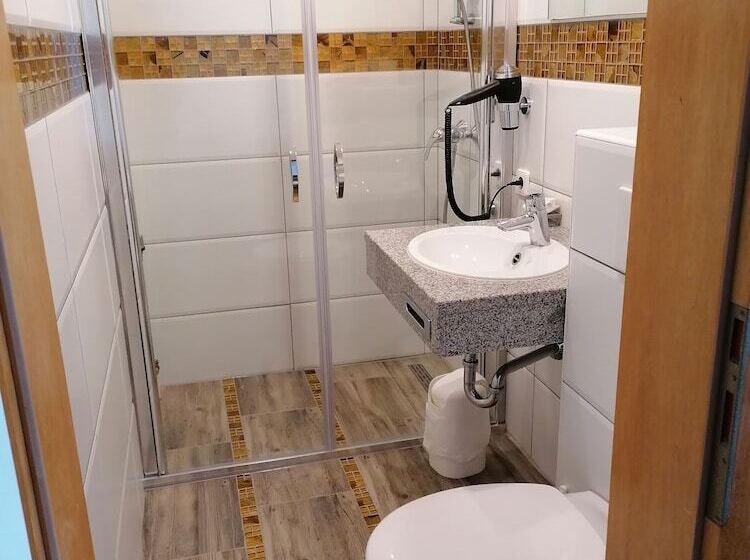 Пансион Gasthof Kreuz Am Escheck