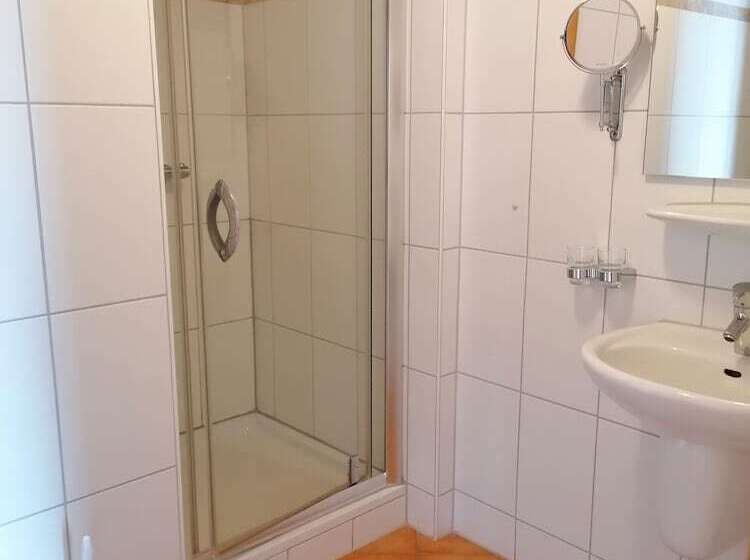 Пансион Gasthof Kreuz Am Escheck