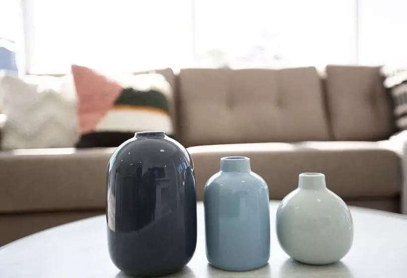 Wow Southport Apartment Near Light Rail Station