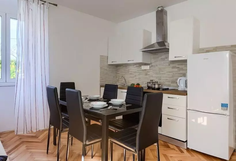 Andrea&leon Apartments