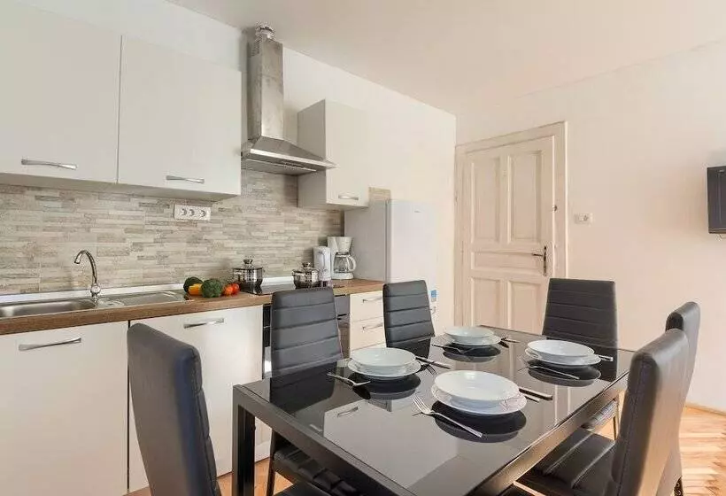 Andrea&leon Apartments