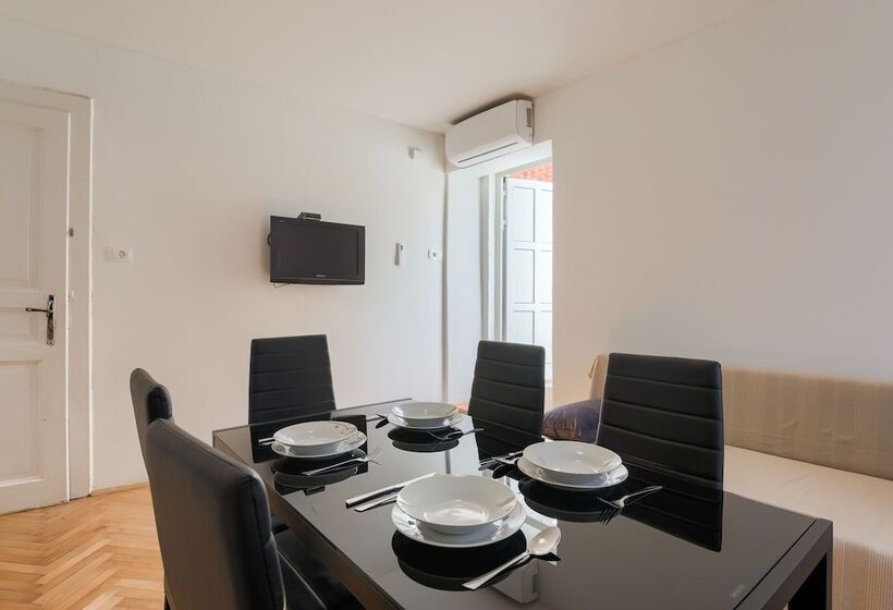 Andrea&leon Apartments