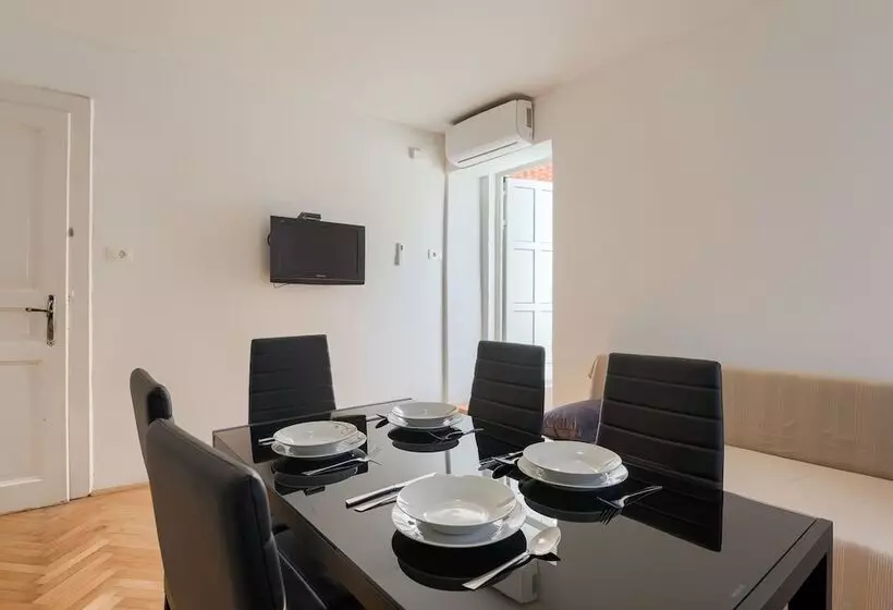 Andrea&leon Apartments