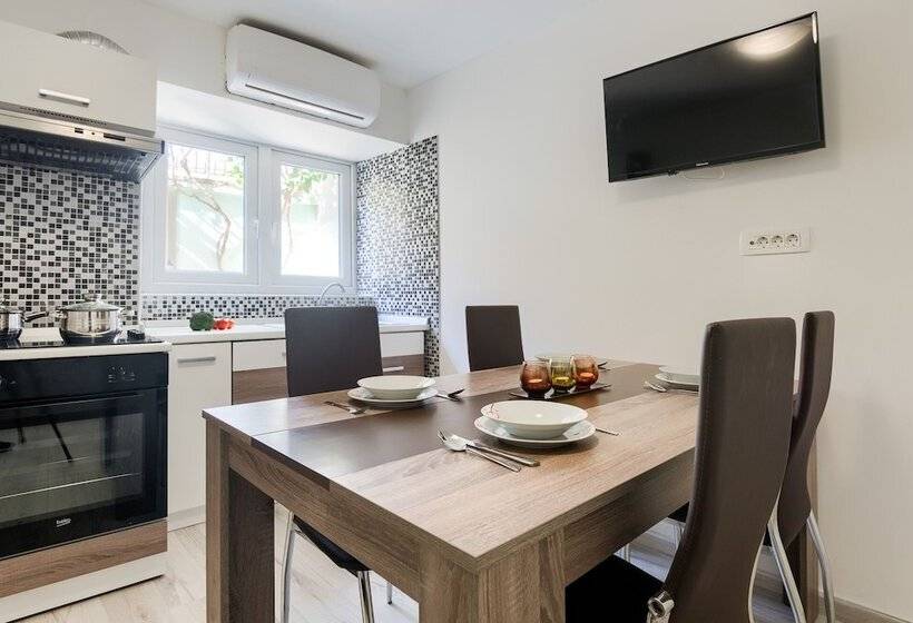 Andrea&leon Apartments