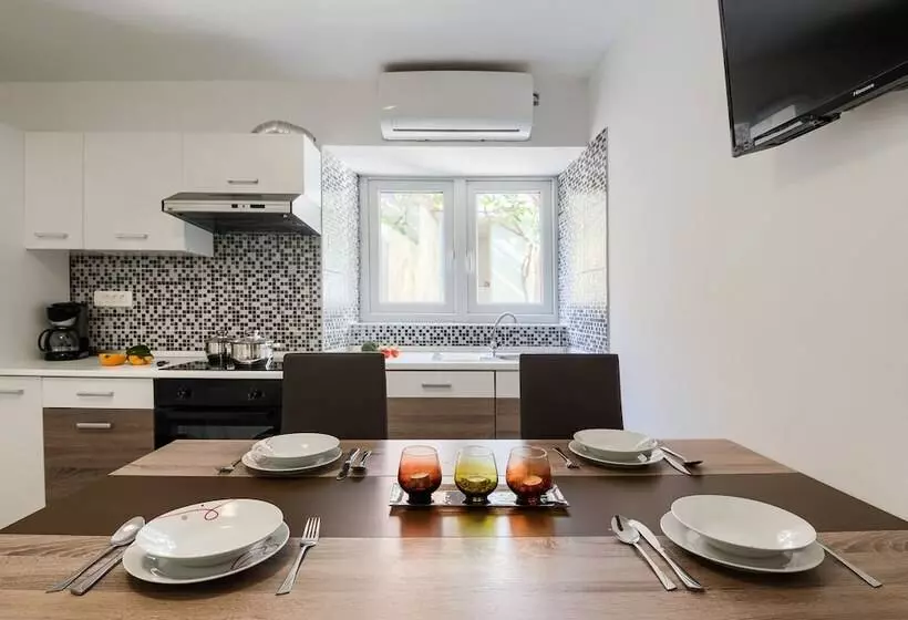 Andrea&leon Apartments