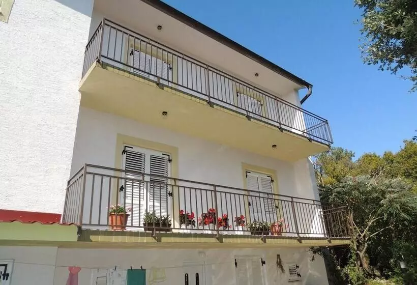 Apartments Nikolina