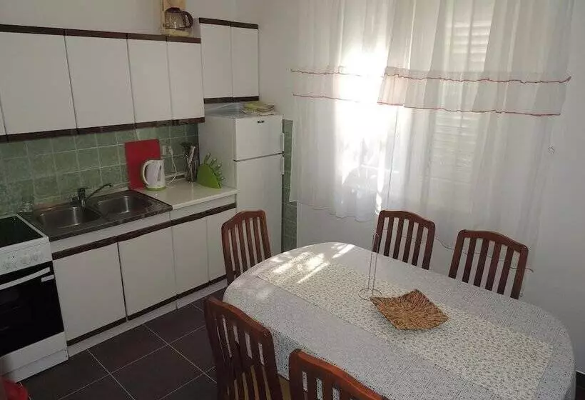 Apartments Nikolina