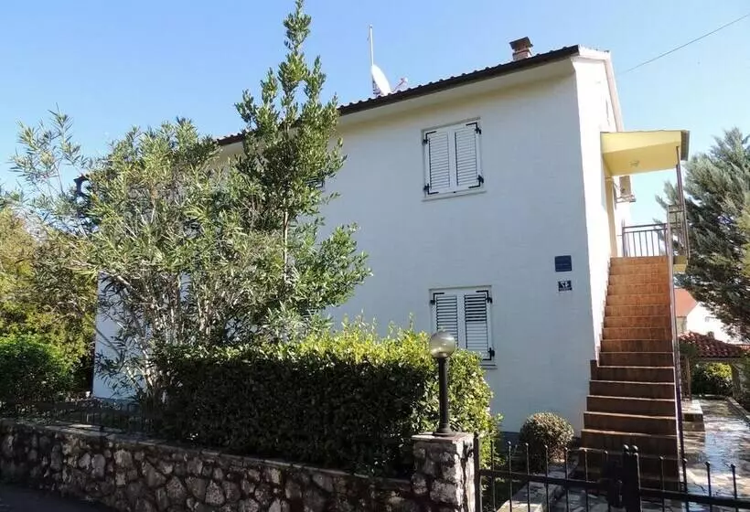 Apartments Nikolina