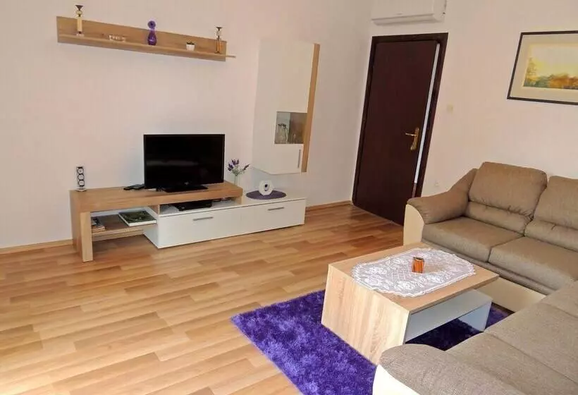 Apartments Nikolina
