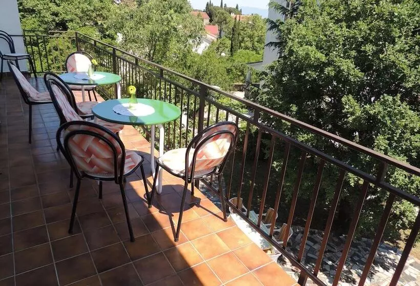 Apartments Nikolina