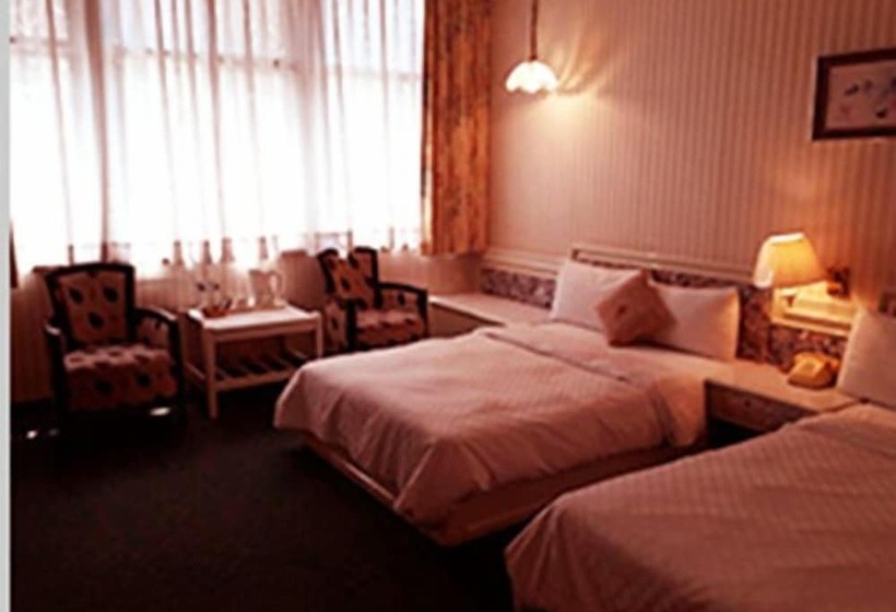 هتل Chung Shan Business