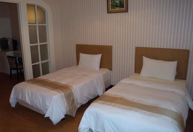 هتل Chung Shan Business