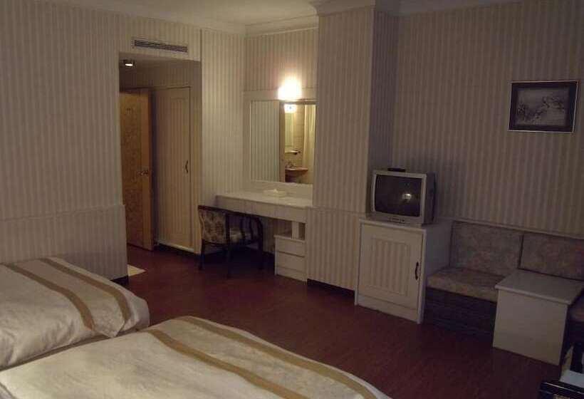 هتل Chung Shan Business