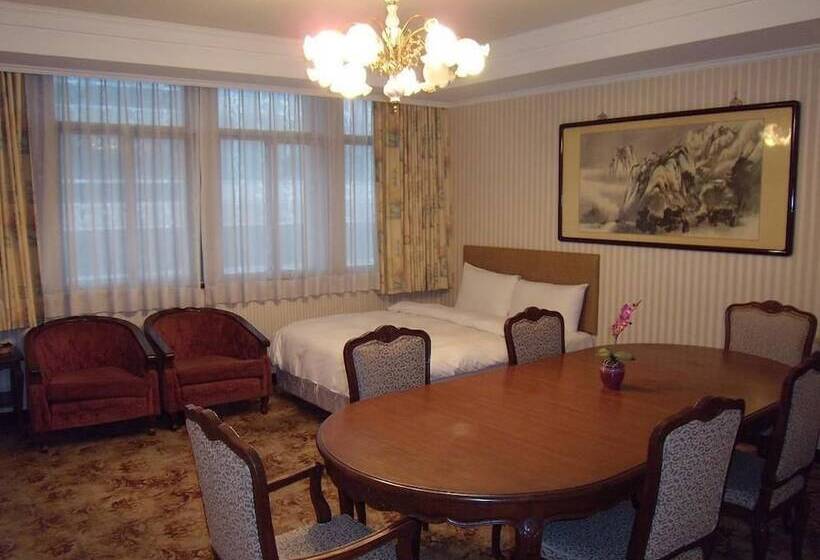 هتل Chung Shan Business