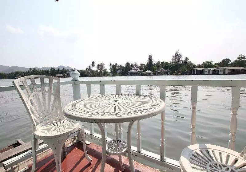 هتل Nita Raft House