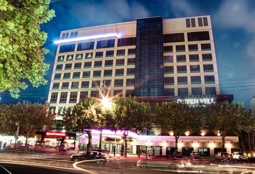 Hotel Queen Vell