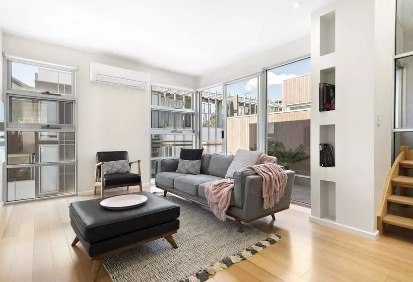 Hotham, 2bdr North Melbourne Apartment
