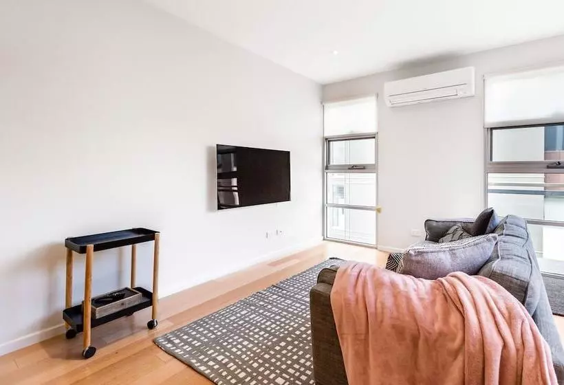 Hotham, 2bdr North Melbourne Apartment