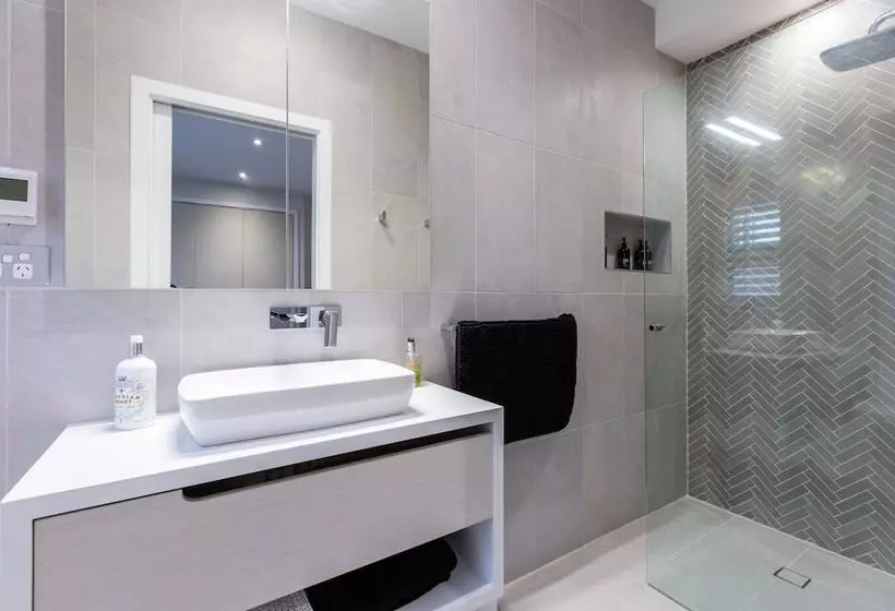 Hotham, 2bdr North Melbourne Apartment