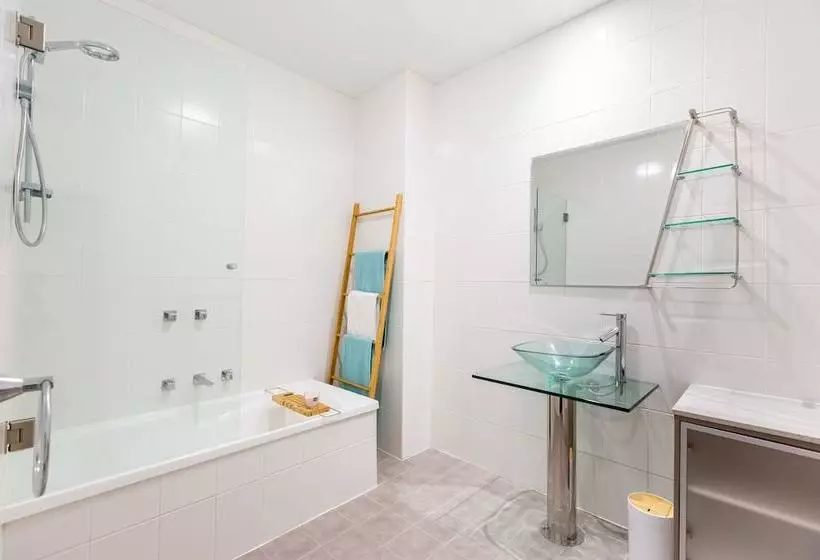 Hotham, 2bdr North Melbourne Apartment