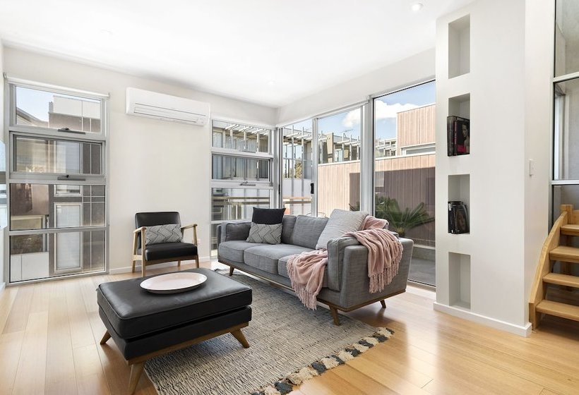 Hotham, 2bdr North Melbourne Apartment