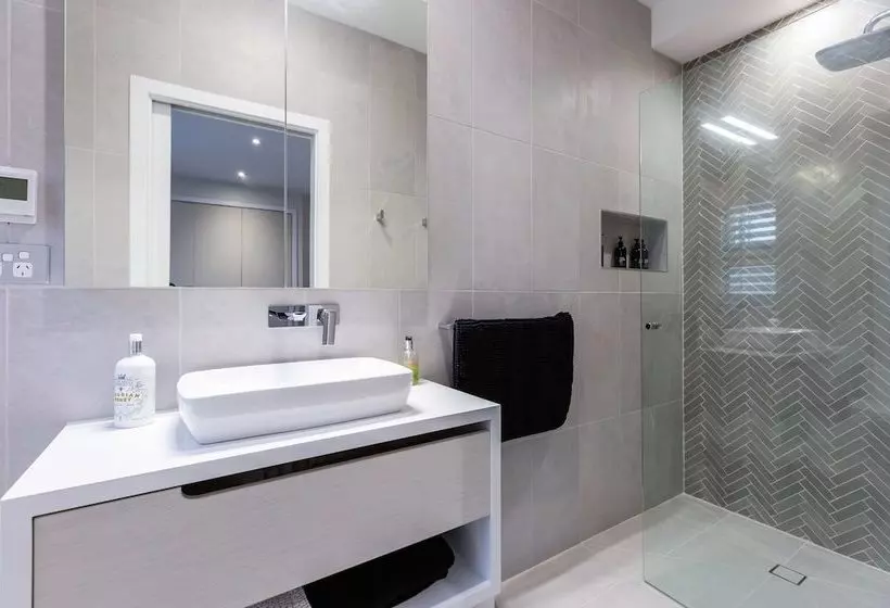 Hotham, 2bdr North Melbourne Apartment