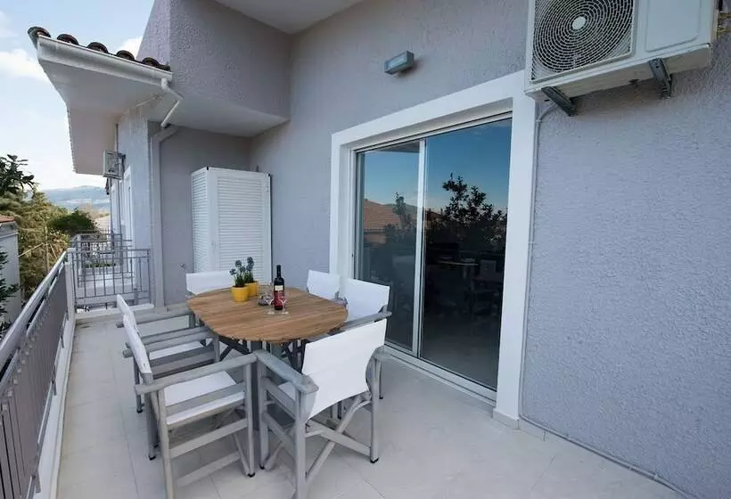 Regalo Apartments