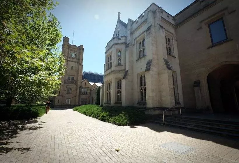 Turnkey Accommodation  North Melbourne