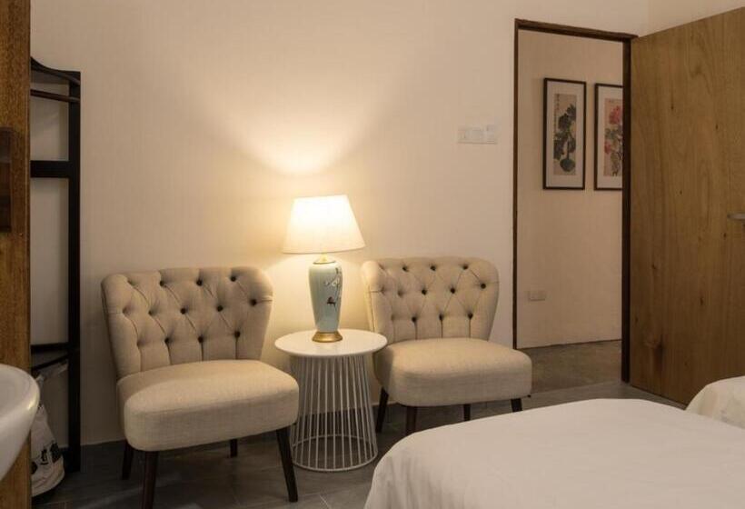 هتل Carnarvon House