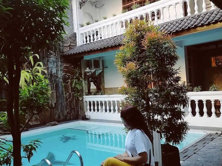 Bladok Hotel & Restaurant