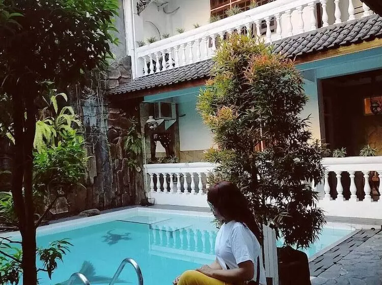 Bladok Hotel & Restaurant