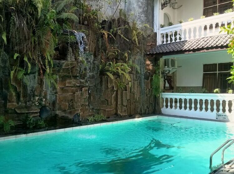 Bladok Hotel & Restaurant