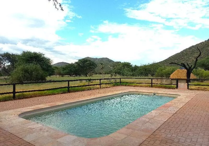 هتل Okapuka Ranch