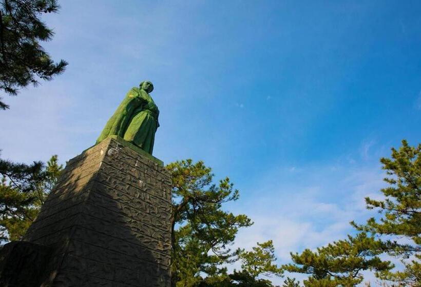 Отель Town Honmachi