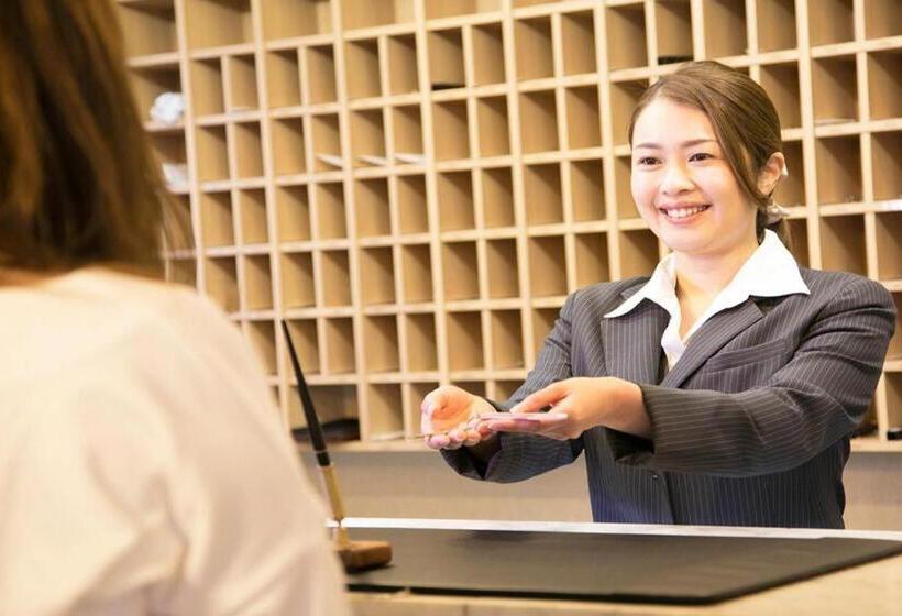 Отель Town Honmachi