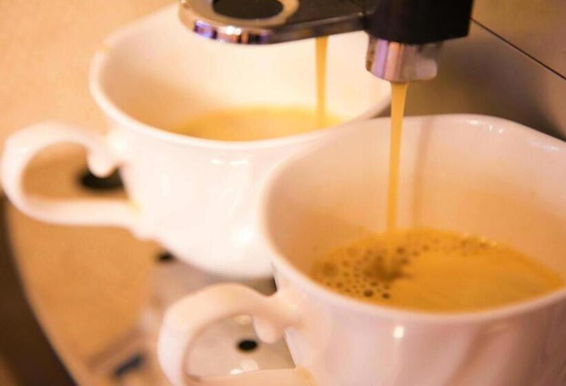 Отель Town Honmachi