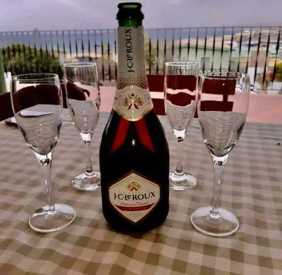 هتل Zur Waterkant Guesthouse