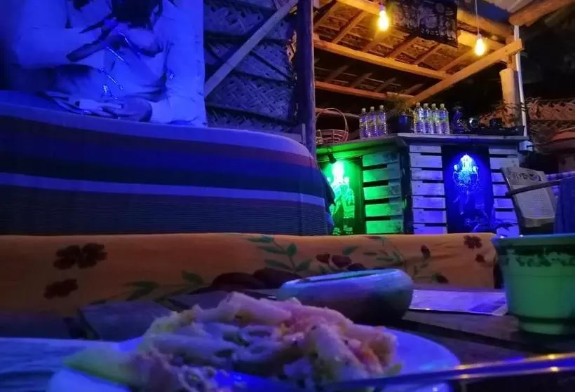 ユースホステル Tree House Cafe Ella