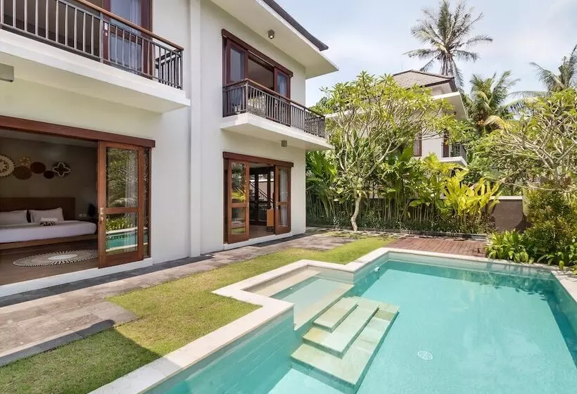 ホテル Annupuri Villas Bali