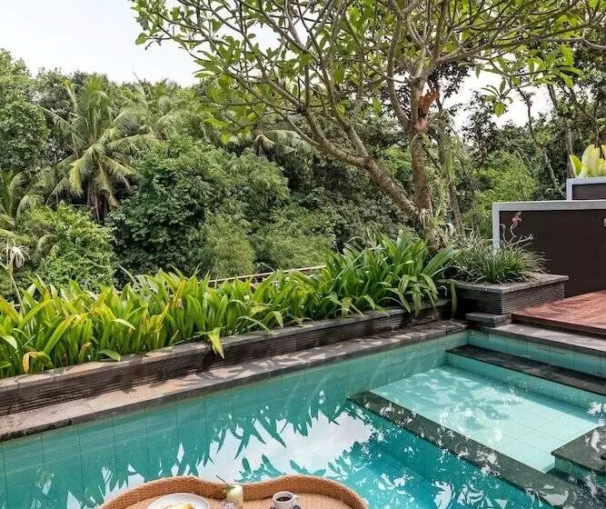 ホテル Annupuri Villas Bali