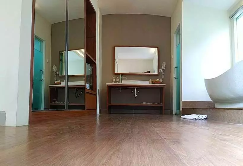 ホテル Annupuri Villas Bali