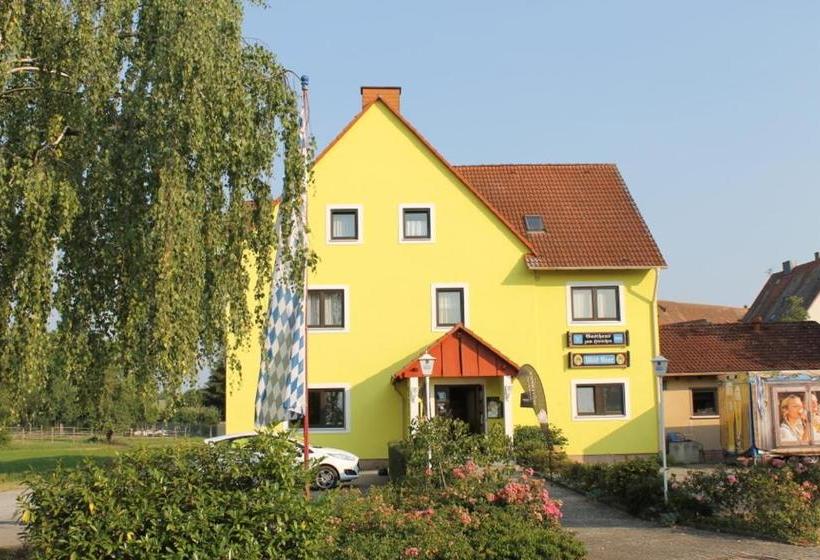 ホテル Pension Zum Hirschen
