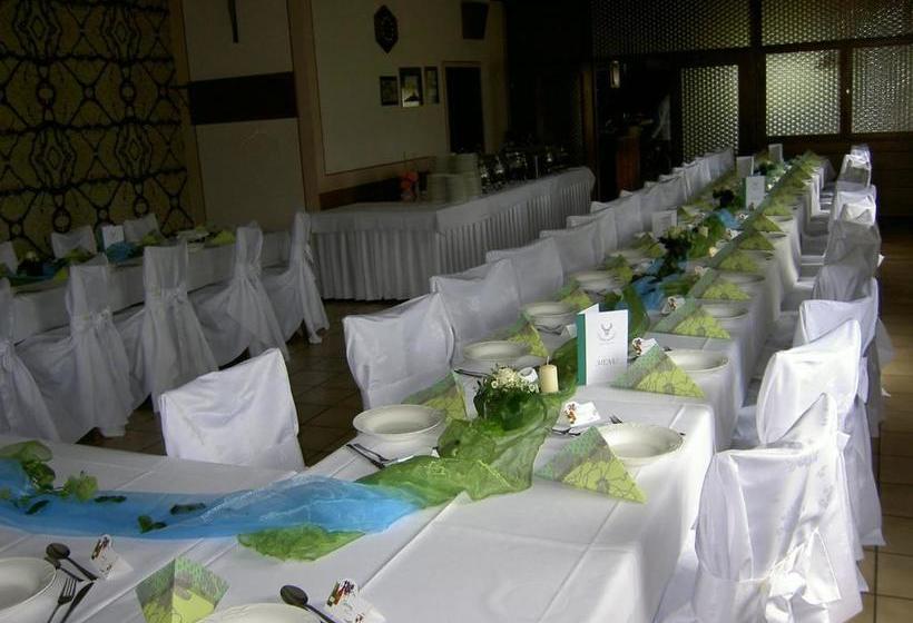 ホテル Pension Zum Hirschen