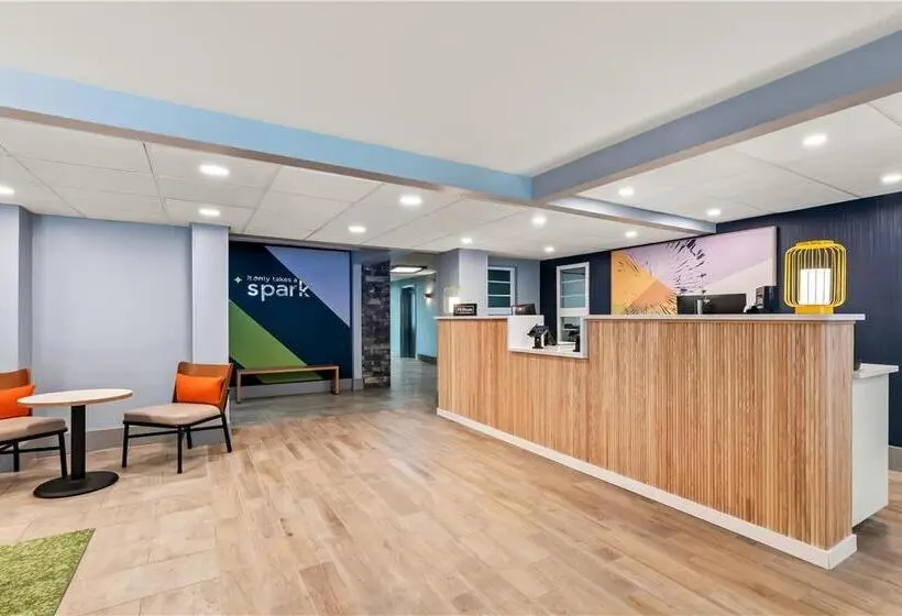 District 3 Hotel, Ascend Hotel Collection