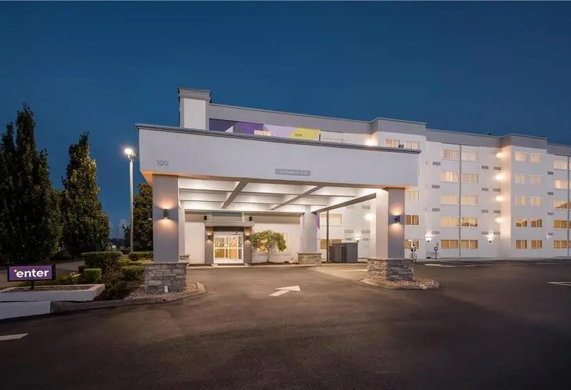 District 3 Hotel, Ascend Hotel Collection
