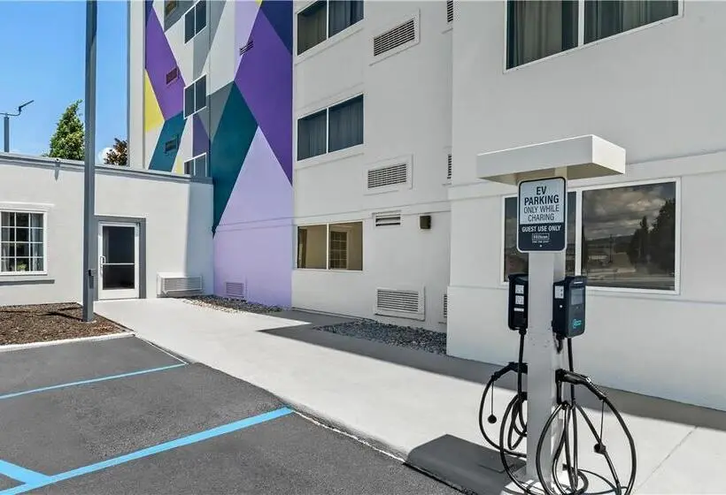District 3 Hotel, Ascend Hotel Collection