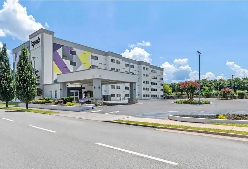 District 3 Hotel, Ascend Hotel Collection