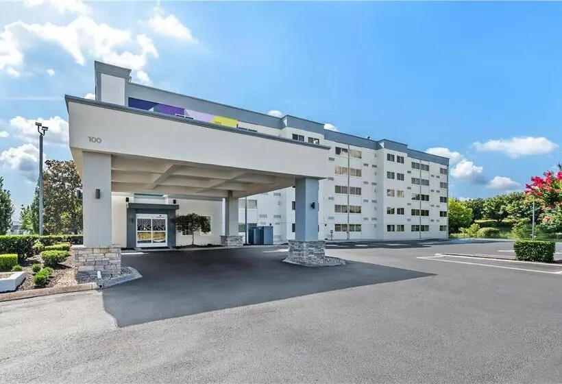 District 3 Hotel, Ascend Hotel Collection